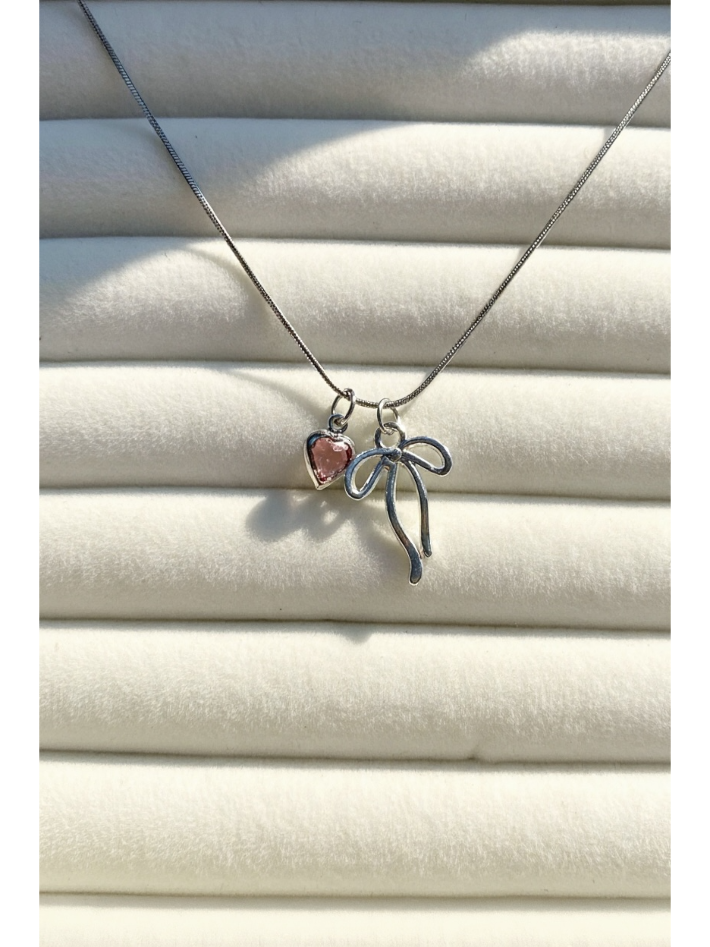 Kalpli Fiyonk Kolye Gümüş Kaplama Çelik Kadın Kolye - Pinterest Kolye