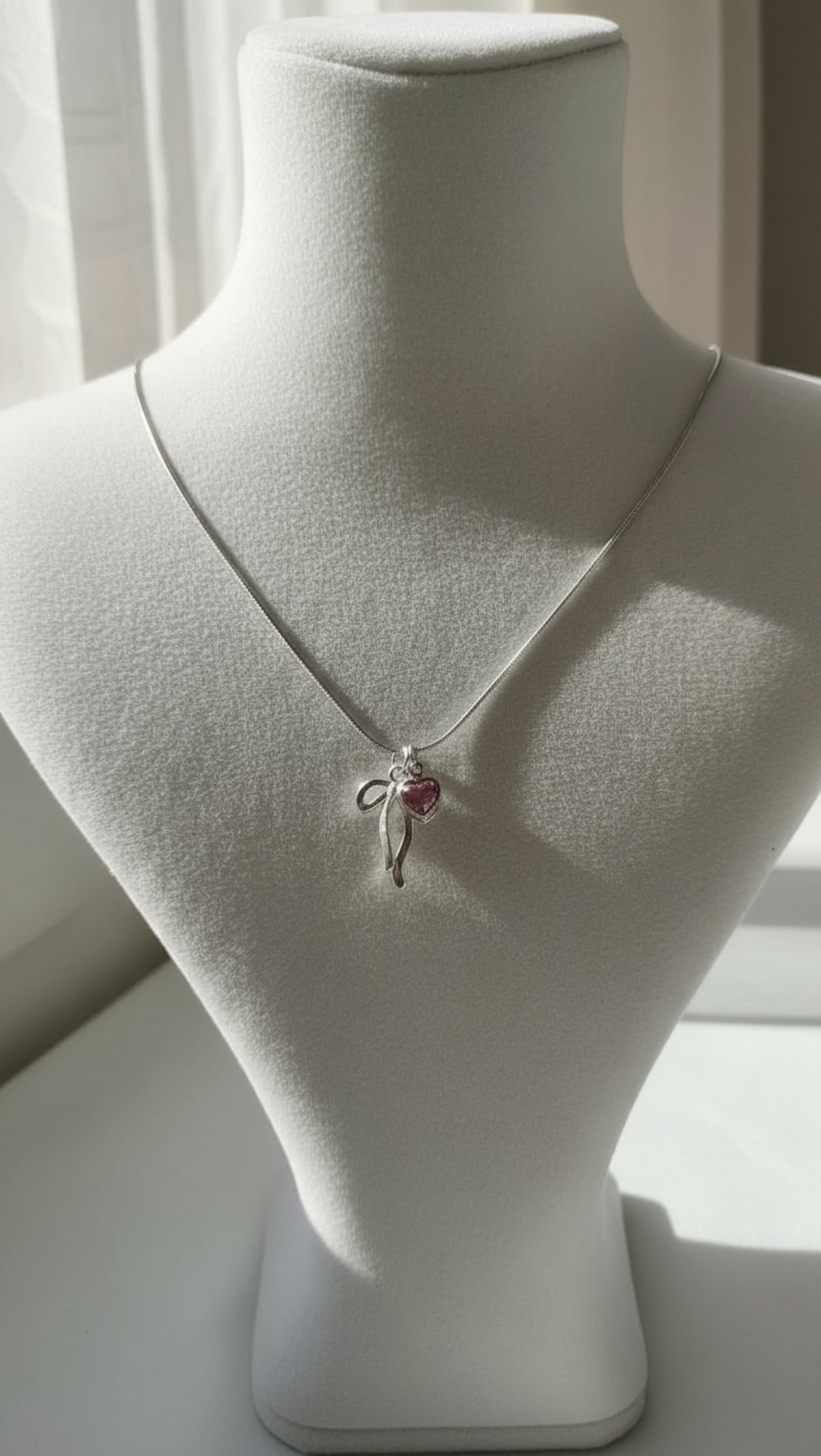 Kalpli Fiyonk Kolye Gümüş Kaplama Çelik Kadın Kolye - Pinterest Kolye