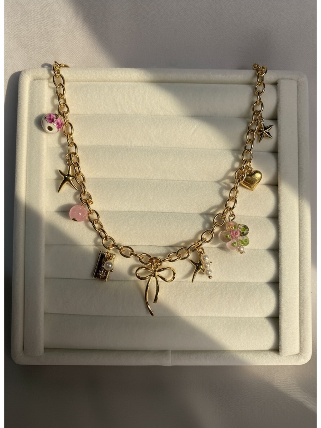 Çiçek İnci ve Yıldız Charm Gold Rengi Kadın Çelik Kolye