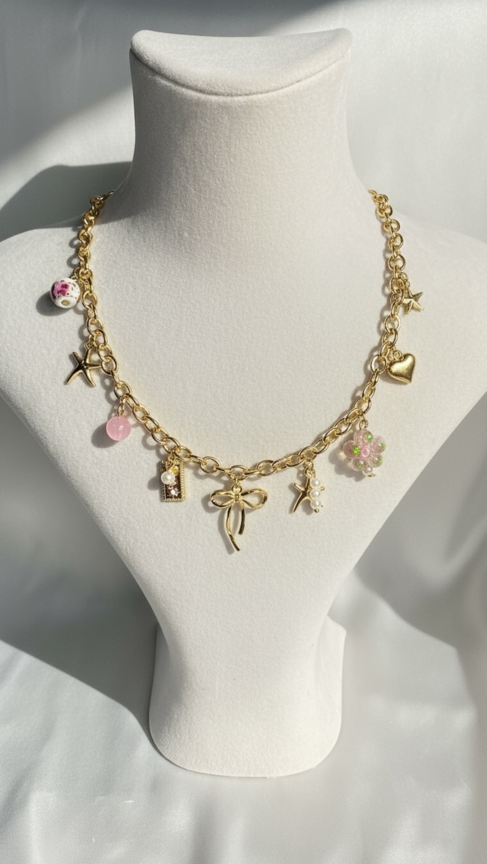 Çiçek İnci ve Yıldız Charm Gold Rengi Kadın Çelik Kolye