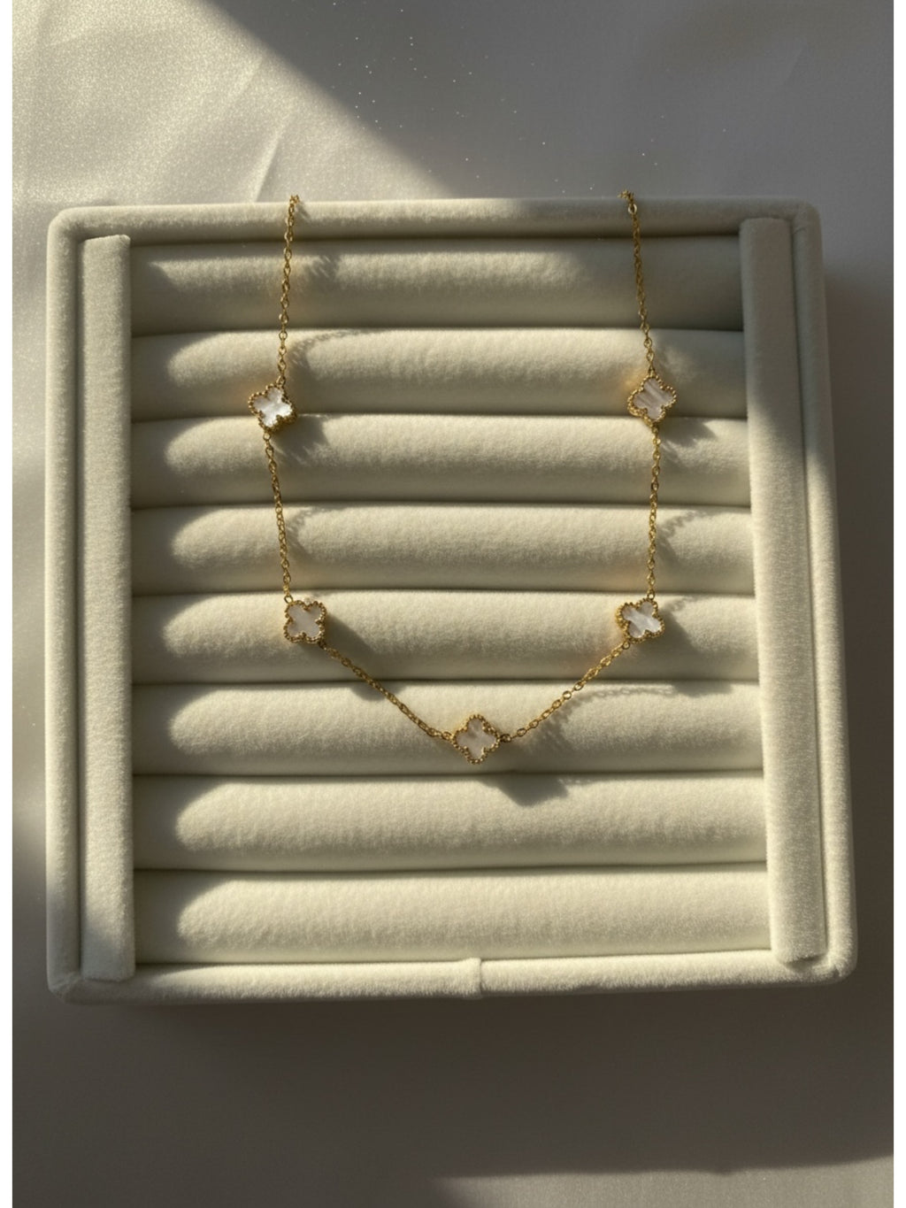 Mini Yonca Modeli Kadın Paslanmaz Çelik Kolye - Kararma Yapmaz Çift Taraflı