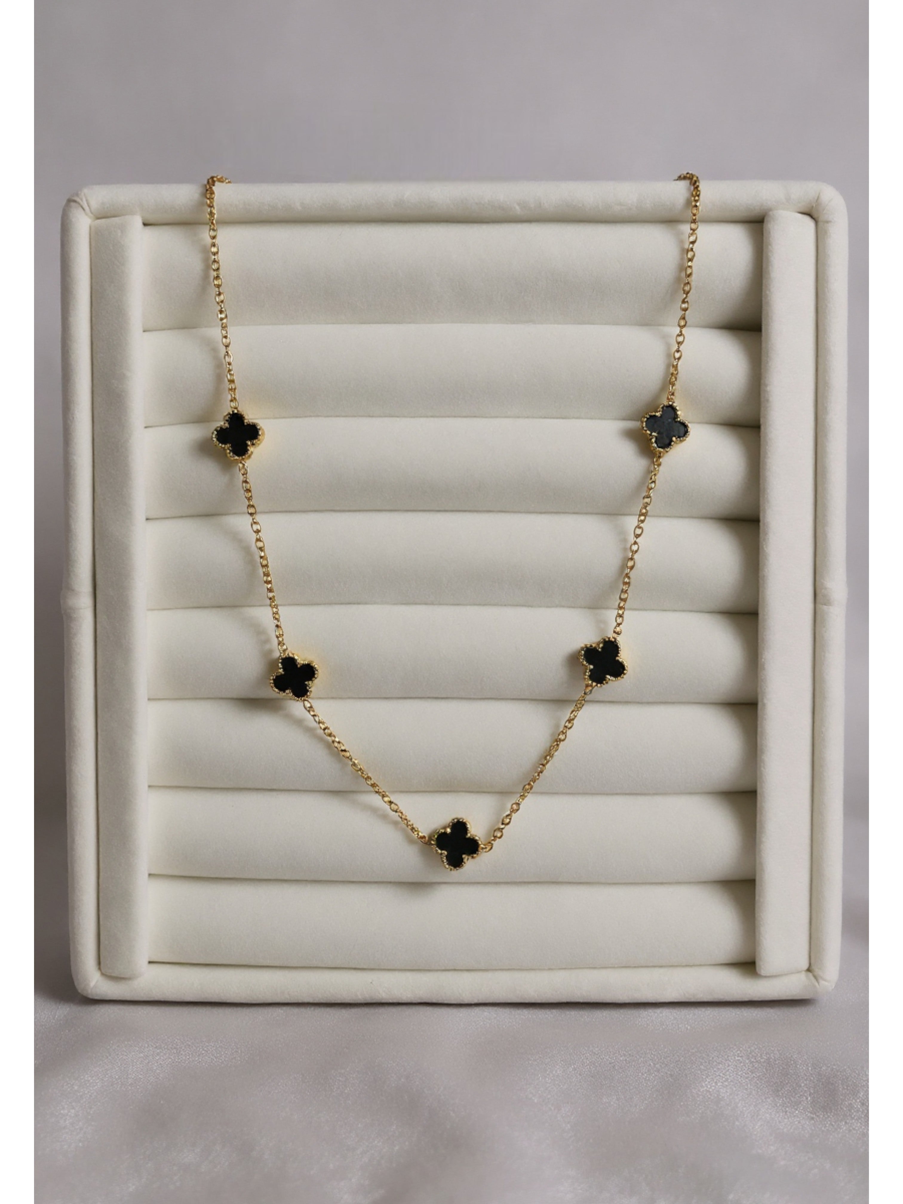 Mini Yonca Modeli Gold Renk Siyah Taşlı Kadın Paslanmaz Çelik Kolye - Kararma Yapmaz Çift Taraflı