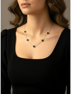 Mini Yonca Modeli Gümüş Renk Siyah Taşlı Kadın Paslanmaz Çelik Kolye - Kararma Yapmaz Çift Taraflı