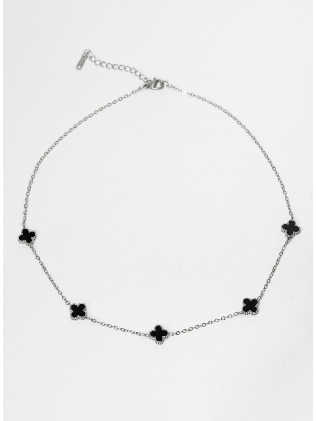 Mini Yonca Modeli Gümüş Renk Siyah Taşlı Kadın Paslanmaz Çelik Kolye - Kararma Yapmaz Çift Taraflı
