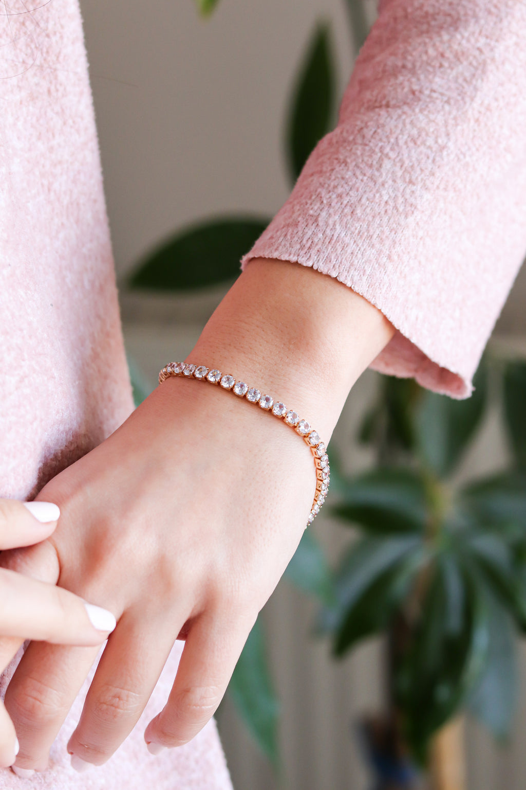 Kare Kesim Su Yolu Zirkon Taşlı Çelik Kadın Bileklik – Modern