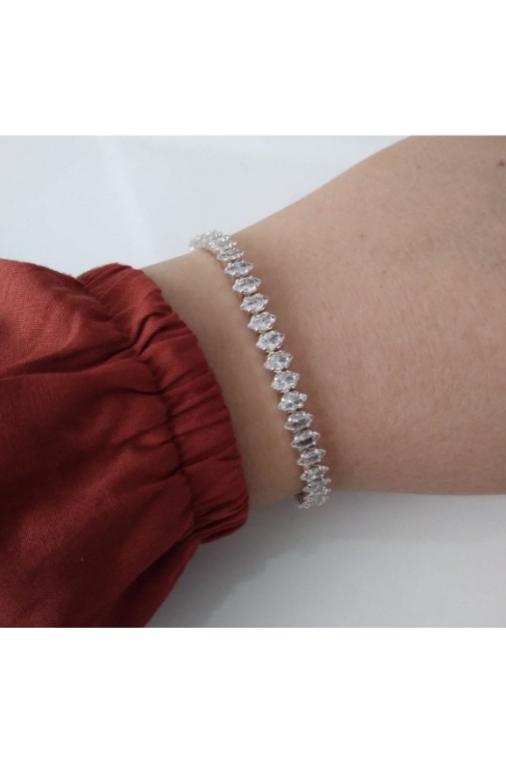 Gümüş Renk Zirkon Taşlı Mekik Model Su Yolu Çelik Bileklik