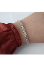 Gümüş Renk Zirkon Taşlı Mekik Model Su Yolu Çelik Bileklik