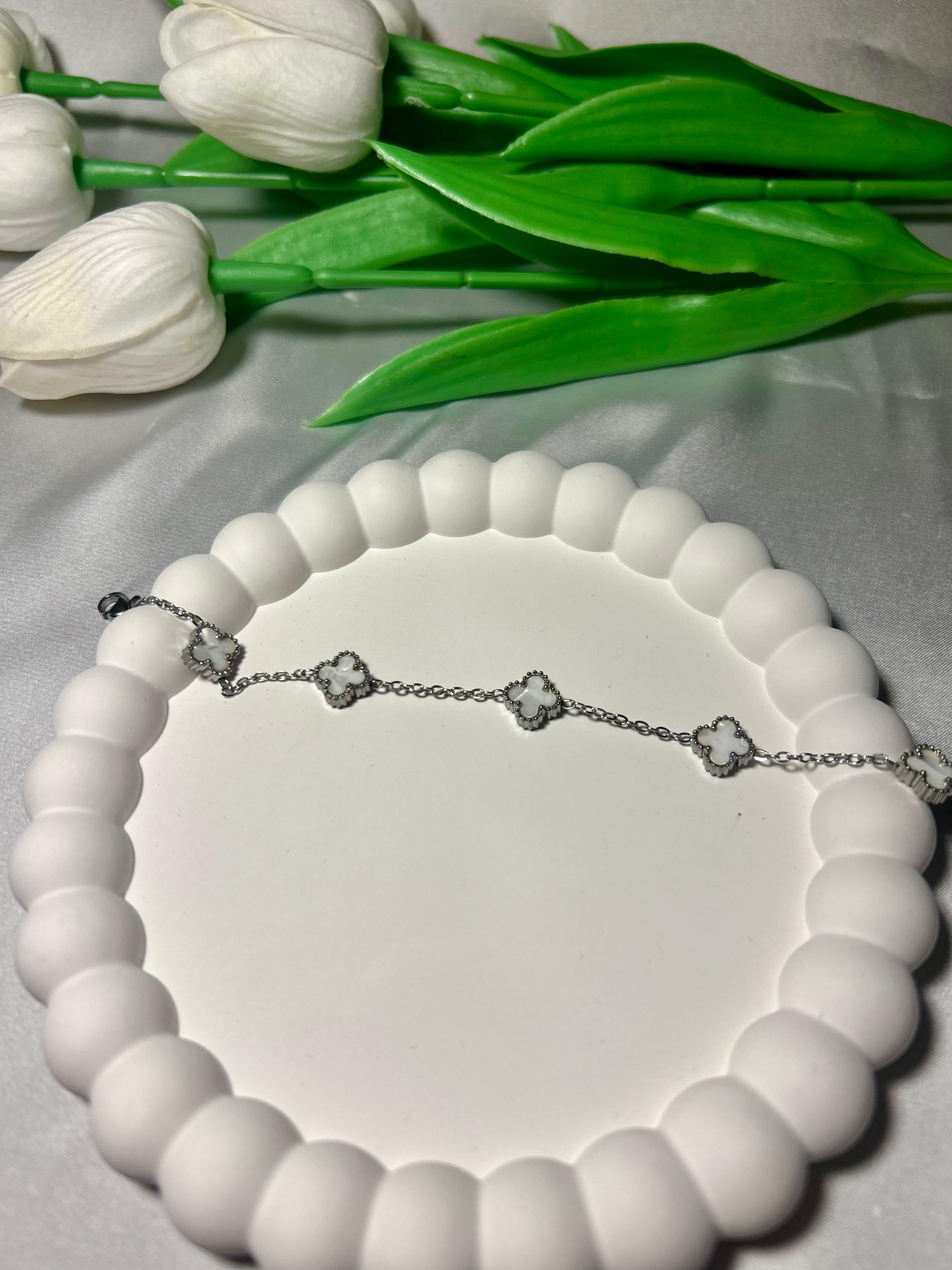 Paslanmaz Çelik Mini Yonca Modeli Gümüş Renk Unisex Çelik Bileklik - 17+5 Cm Uzunluk