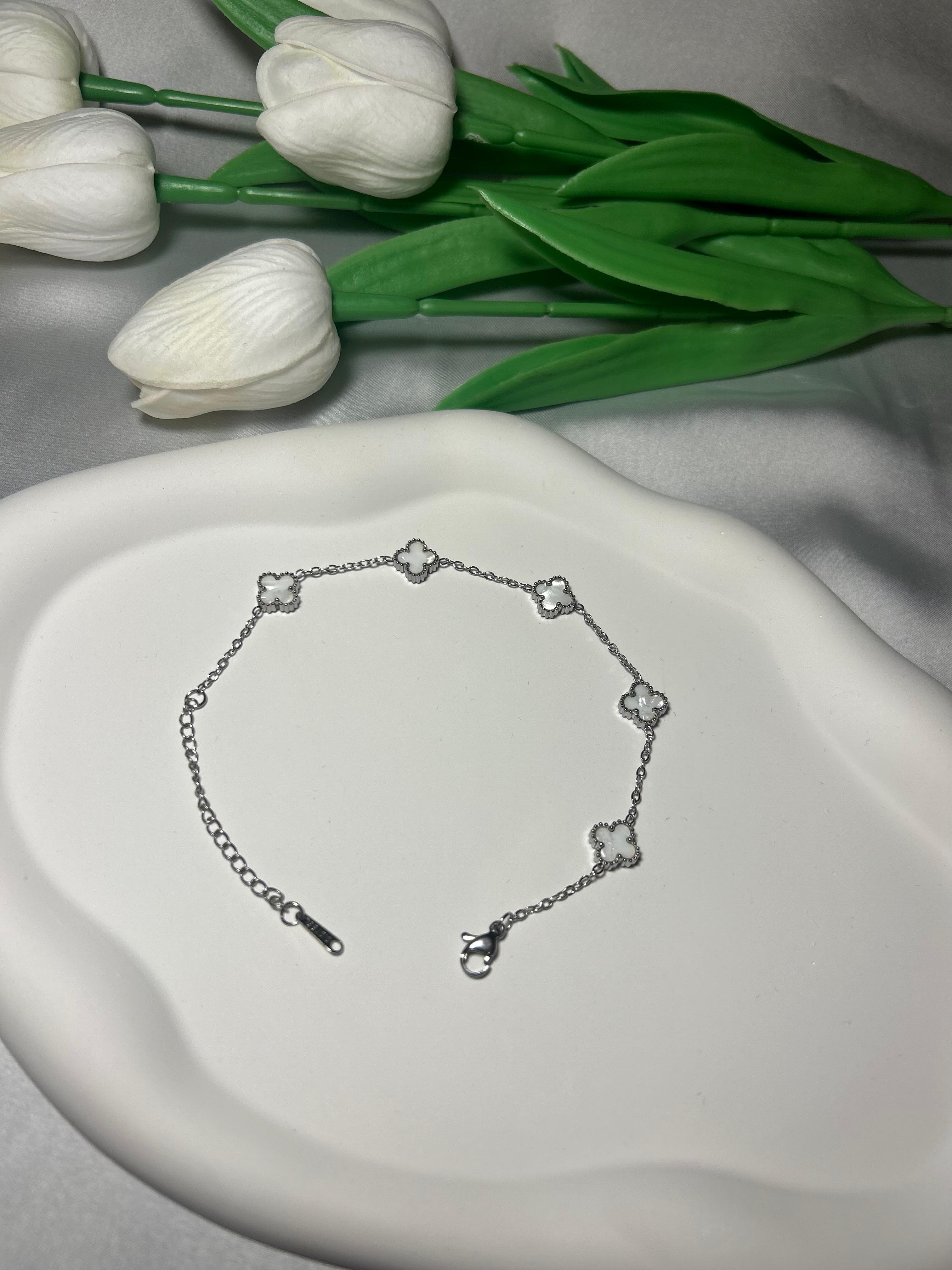 Paslanmaz Çelik Mini Yonca Modeli Gümüş Renk Unisex Çelik Bileklik - 17+5 Cm Uzunluk