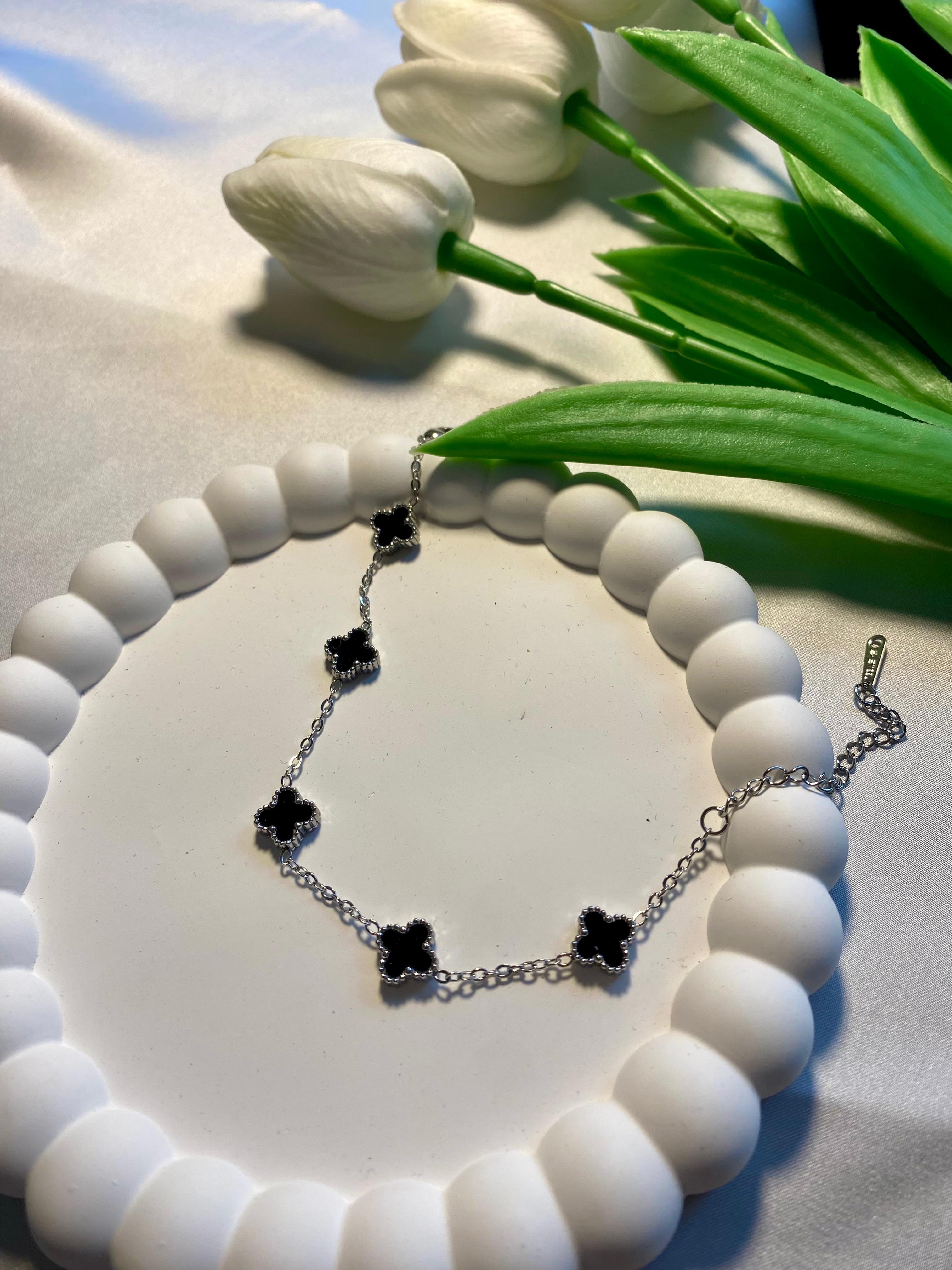 Paslanmaz Çelik Mini Yonca Modeli Gümüş Renk Unisex Çelik Bileklik - 17+5 Cm Uzunluk