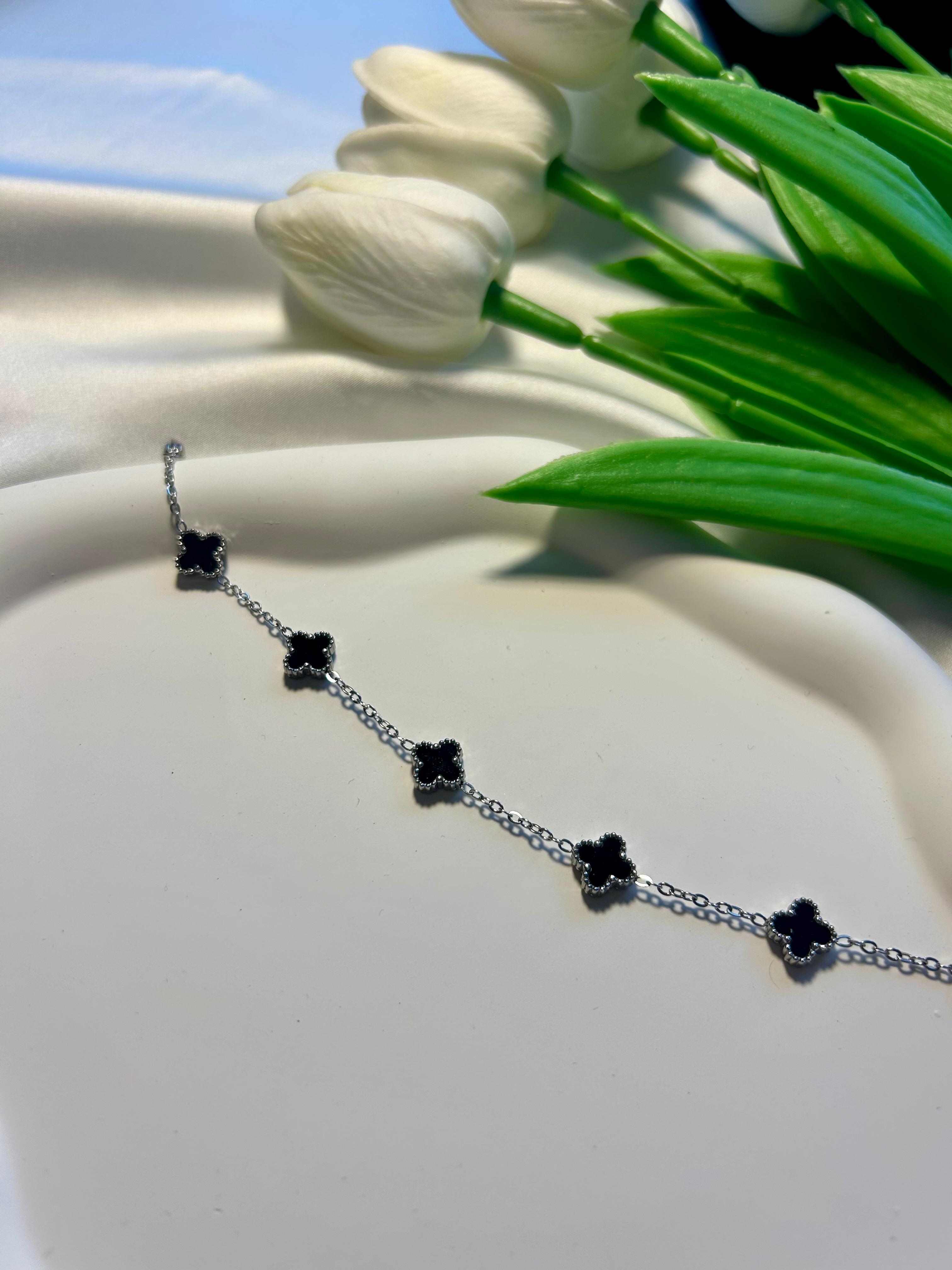 Paslanmaz Çelik Mini Yonca Modeli Gümüş Renk Unisex Çelik Bileklik - 17+5 Cm Uzunluk
