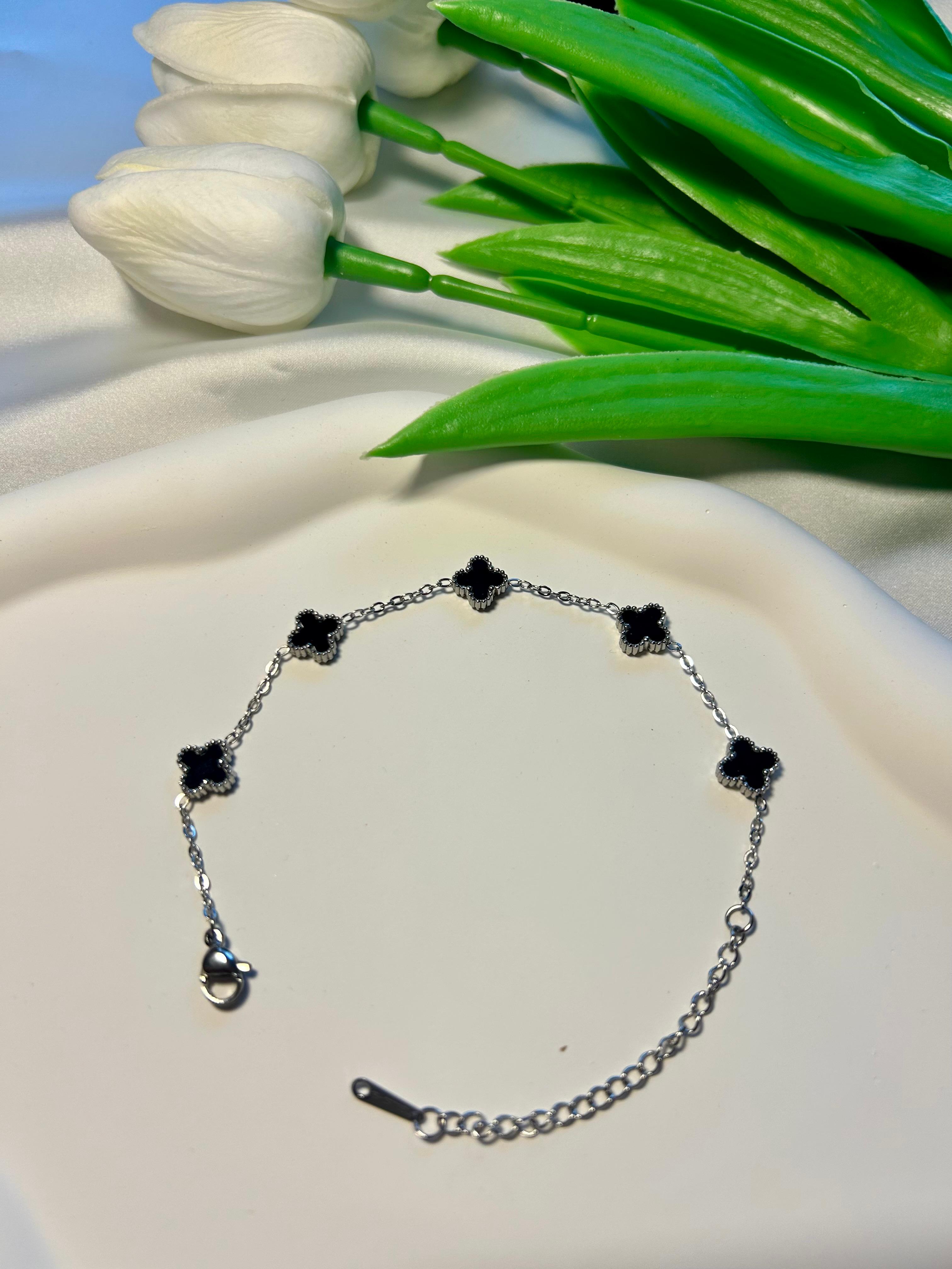 Paslanmaz Çelik Mini Yonca Modeli Gümüş Renk Unisex Çelik Bileklik - 17+5 Cm Uzunluk