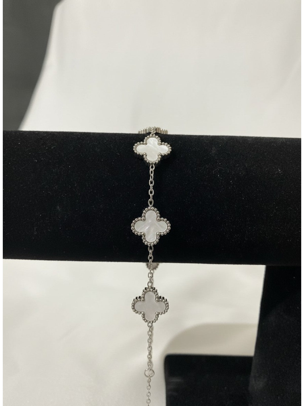 Büyük Yonca Modeli Çelik Bileklik