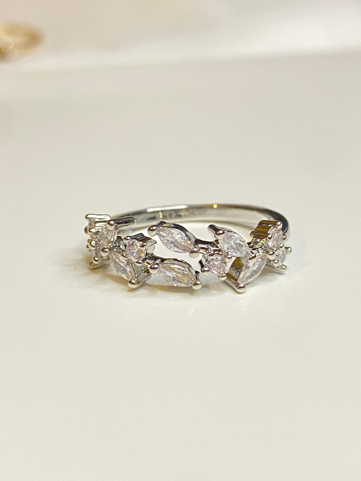 Yaprak Modeli Zirkon Taşlı Zarif Tasarım Çelik Kadın Yüzük- Pinterest Modeli