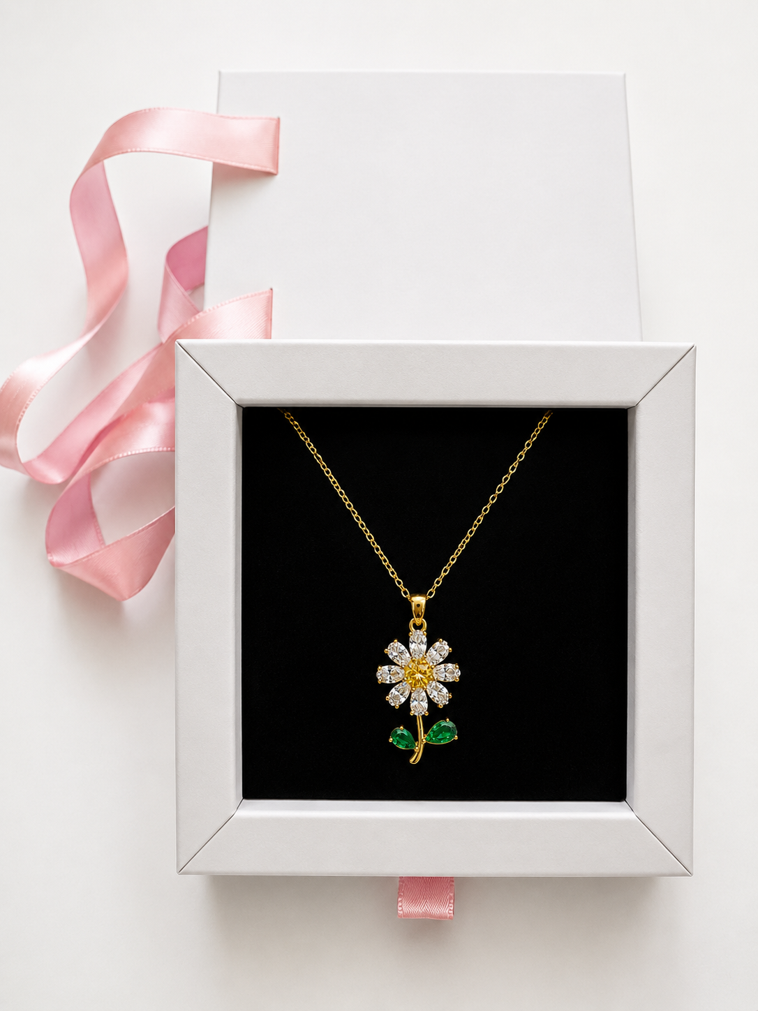 Papatya çiçeği kadın çelik kolye kullanım görseli – ATALYA ACCESSORY