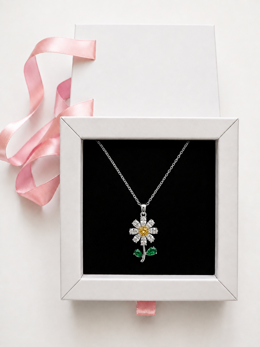 Kararmaz papatya çiçeği kadın çelik kolye detay görseli – ATALYA ACCESSORY