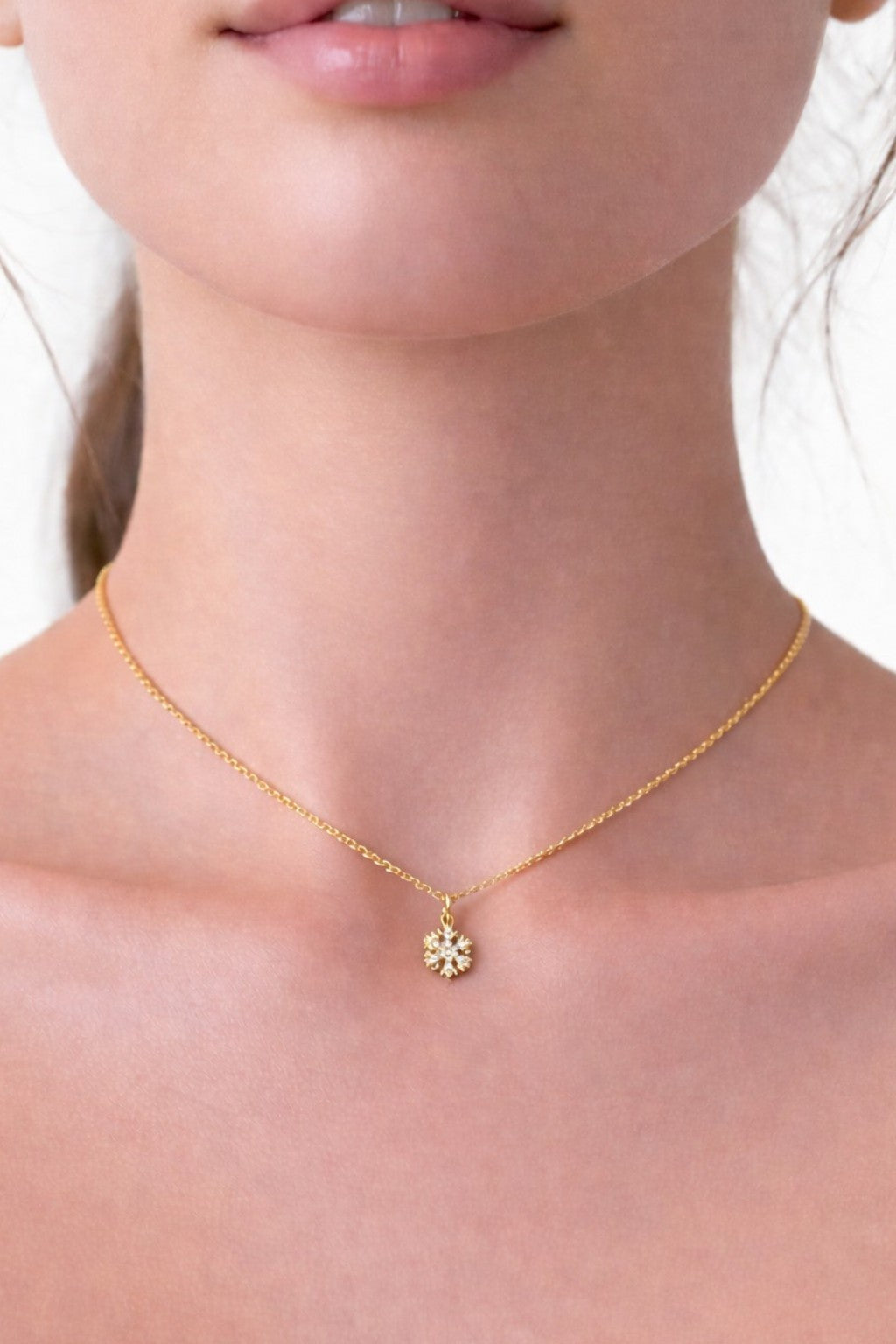 Kar Tanesi Minimal Kadın Kolye