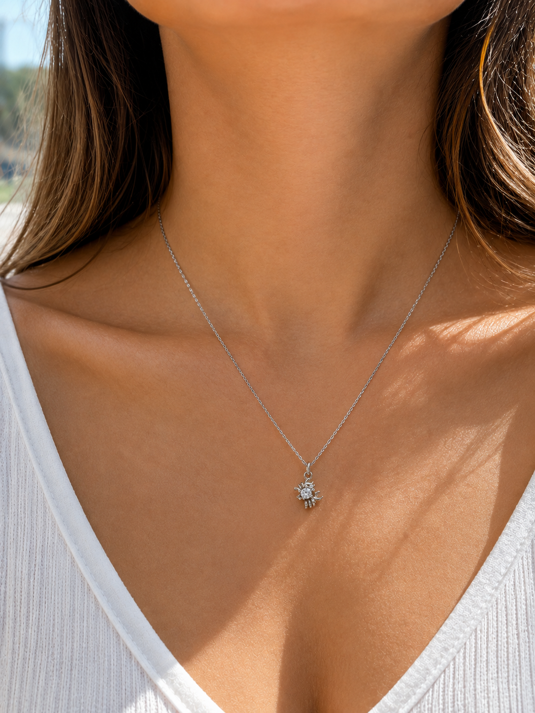 Yengeç Figürlü Zirkon Taşlı Kolye – Minimal Burç Kadın Kolye