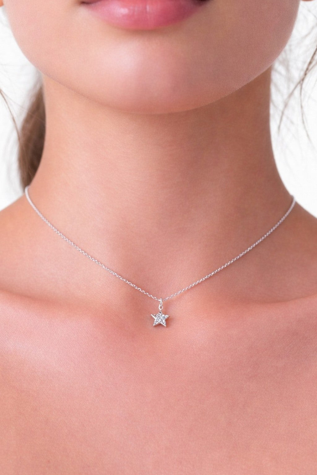 Yıldız Figürlü Zirkon Taşlı Çelik Kolye – Minimal Şık Kadın Kolye