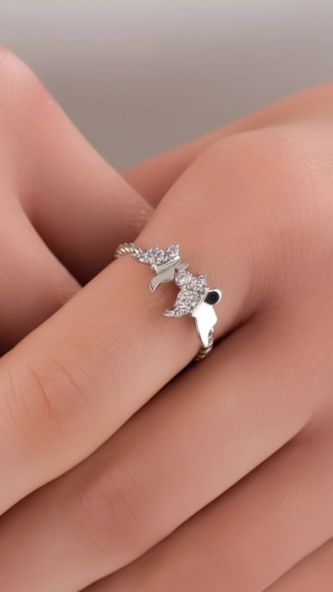 Kelebek Figürlü Zirkon Taşlı Çelik Yüzük - İç Çap 19 mm