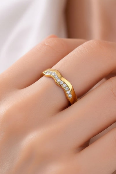 Dalga Formlu Zirkon Taşlı Çelik Yüzük – 18 Numara