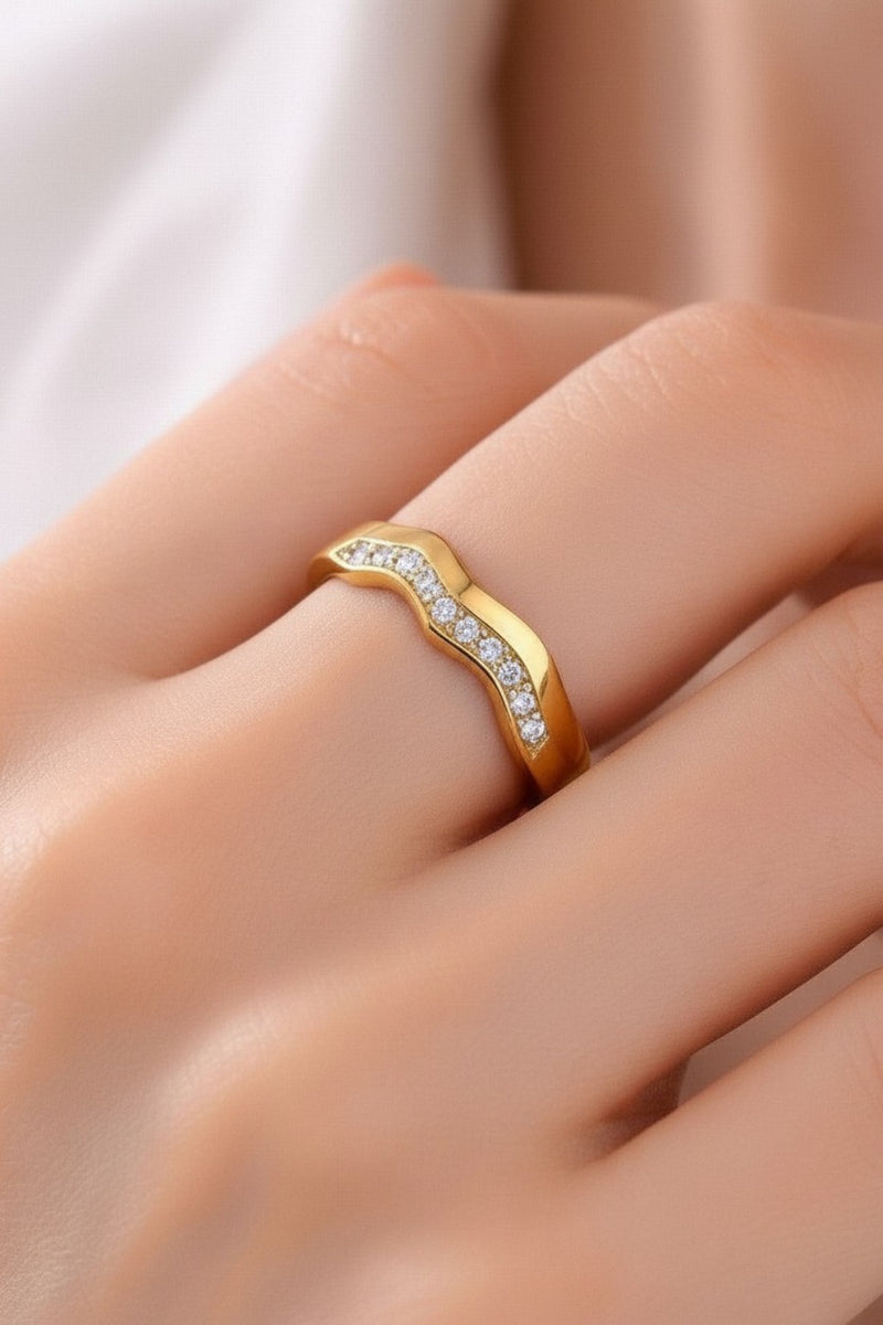 Dalga Formlu Zirkon Taşlı Çelik Yüzük – 18 Numara