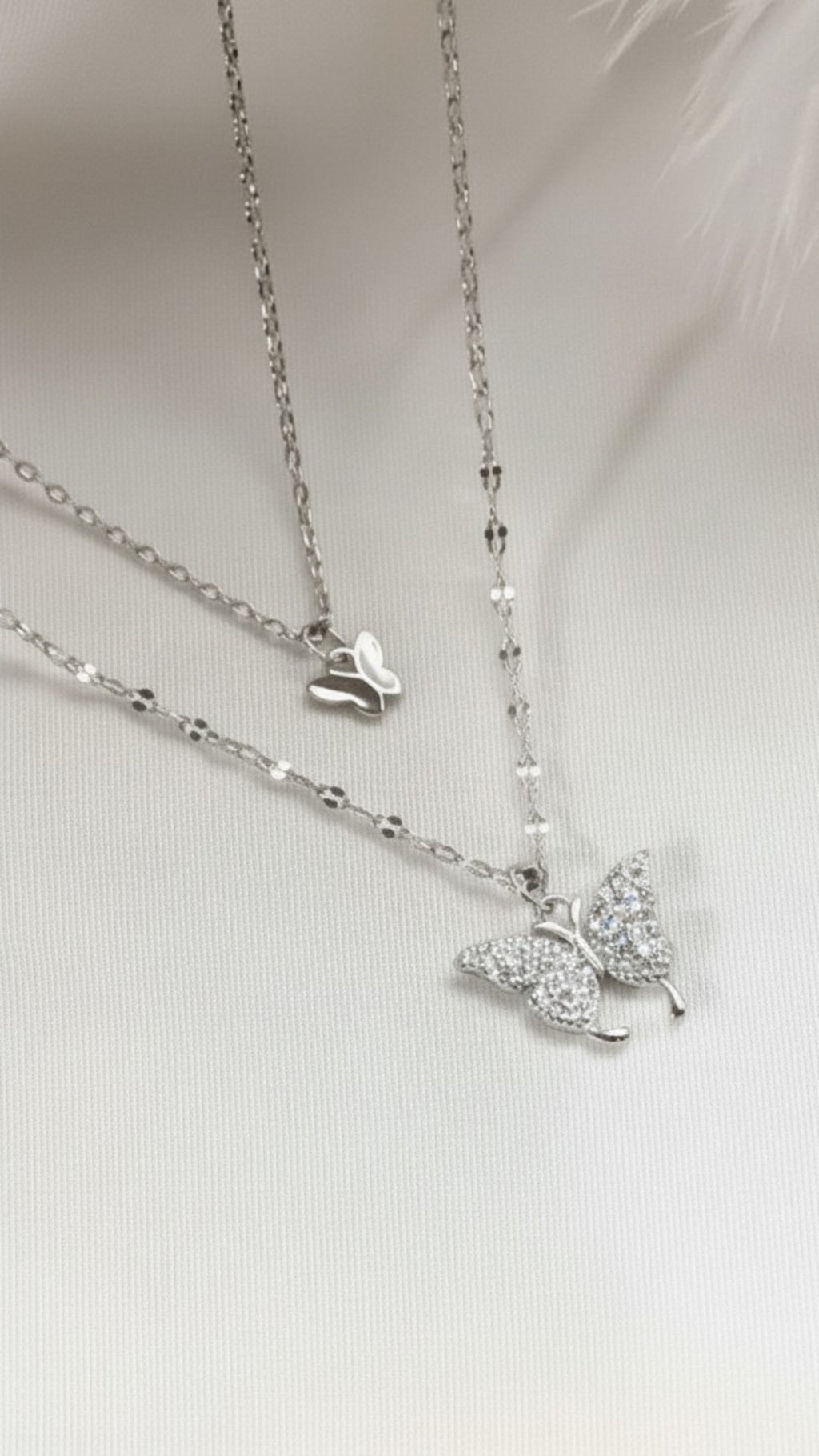 Çift Katlı Kelebekli Kadın Kolye