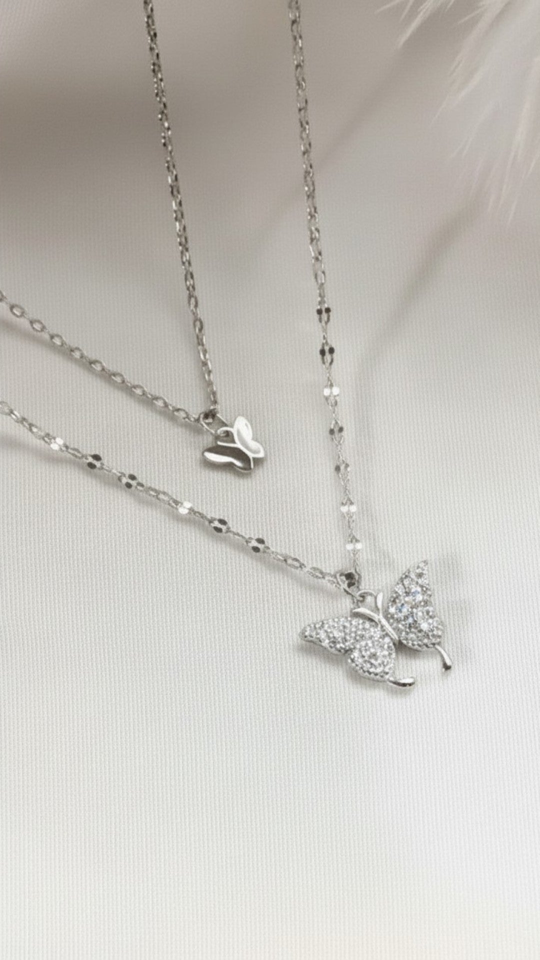 Çift Katlı Kelebekli Kadın Kolye