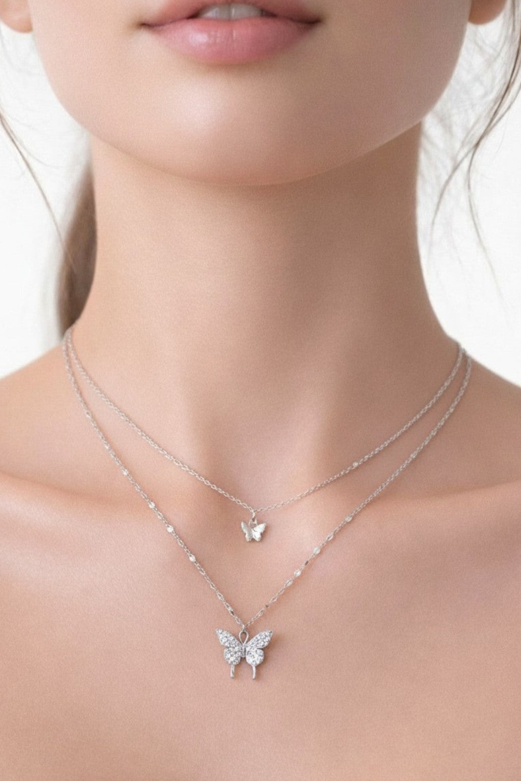 Çift Katlı Kelebekli Kadın Kolye