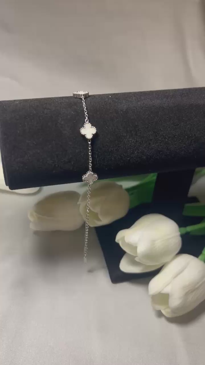 Paslanmaz Çelik Mini Yonca Modeli Gümüş Renk Unisex Çelik Bileklik - 17+5 Cm Uzunluk